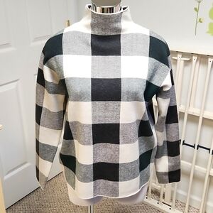 TAHARI Women's Sweater Sz. SMALL